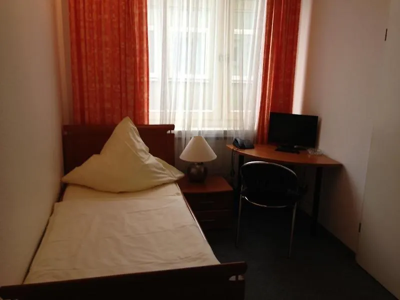 Hotel Schwarzer Baer Ганновер