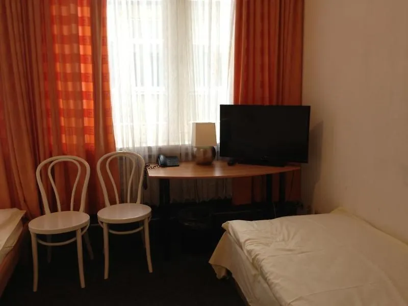 Hotel Schwarzer Baer Ганновер